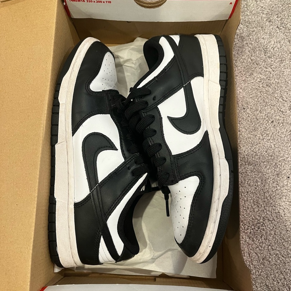 Women’s Nike Panda Dunk Low
